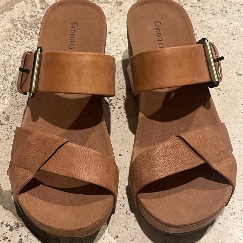 Chocolat Blu Slides NWOT Carmel colored - super cute